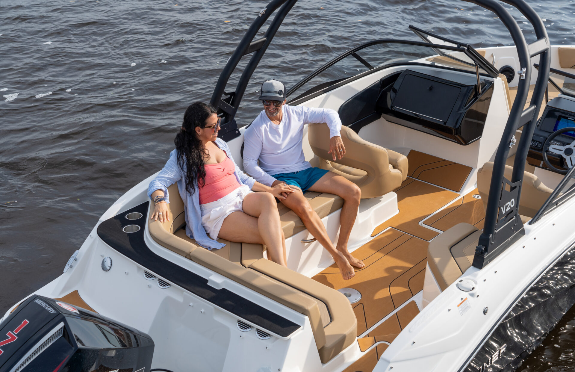 Nueva Bayliner V20: características, motor y equipamiento