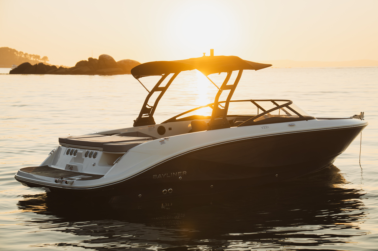 Bayliner V22i, fotografía de la galería oficial de Bayliner.